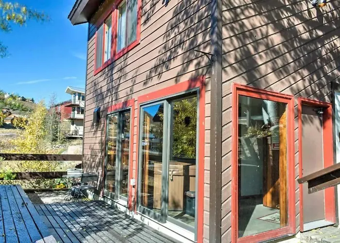 Ski In, Walk Out! The Perfect Mountain Retreat!