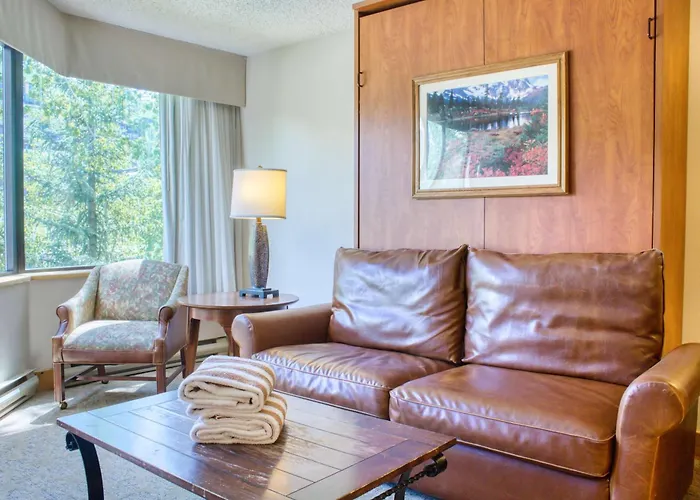 Larger 1 Bedroom With Pool Hot Tub Ski In-Out